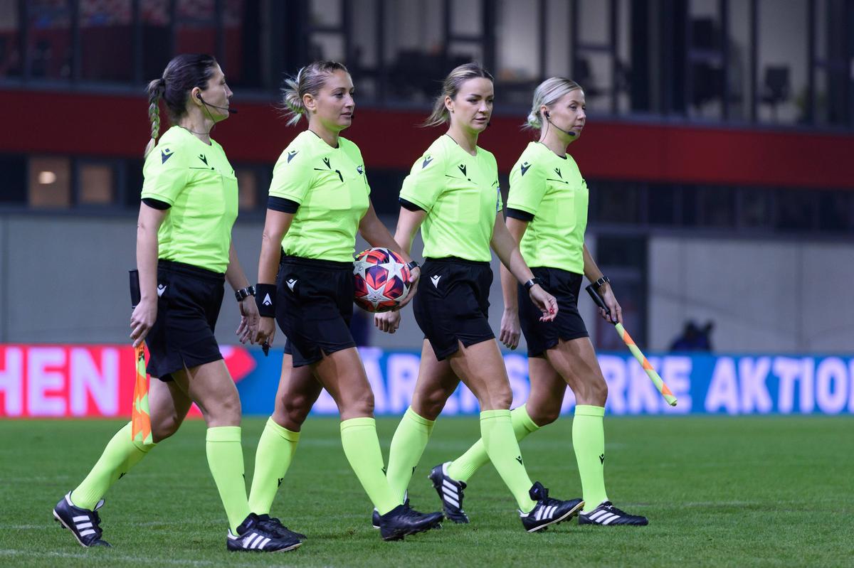 Alina Peșu - arbitru
