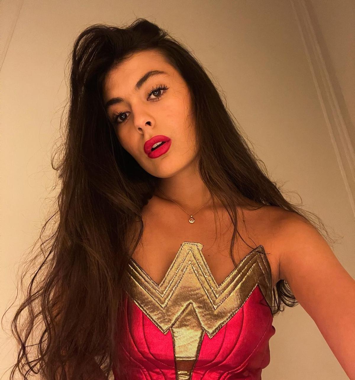 Mayra, fiica lui Ilie Dumitrescu, a pornit trendul înaintea campionilor de la FCSB » Costumată în Femeia Fantastică