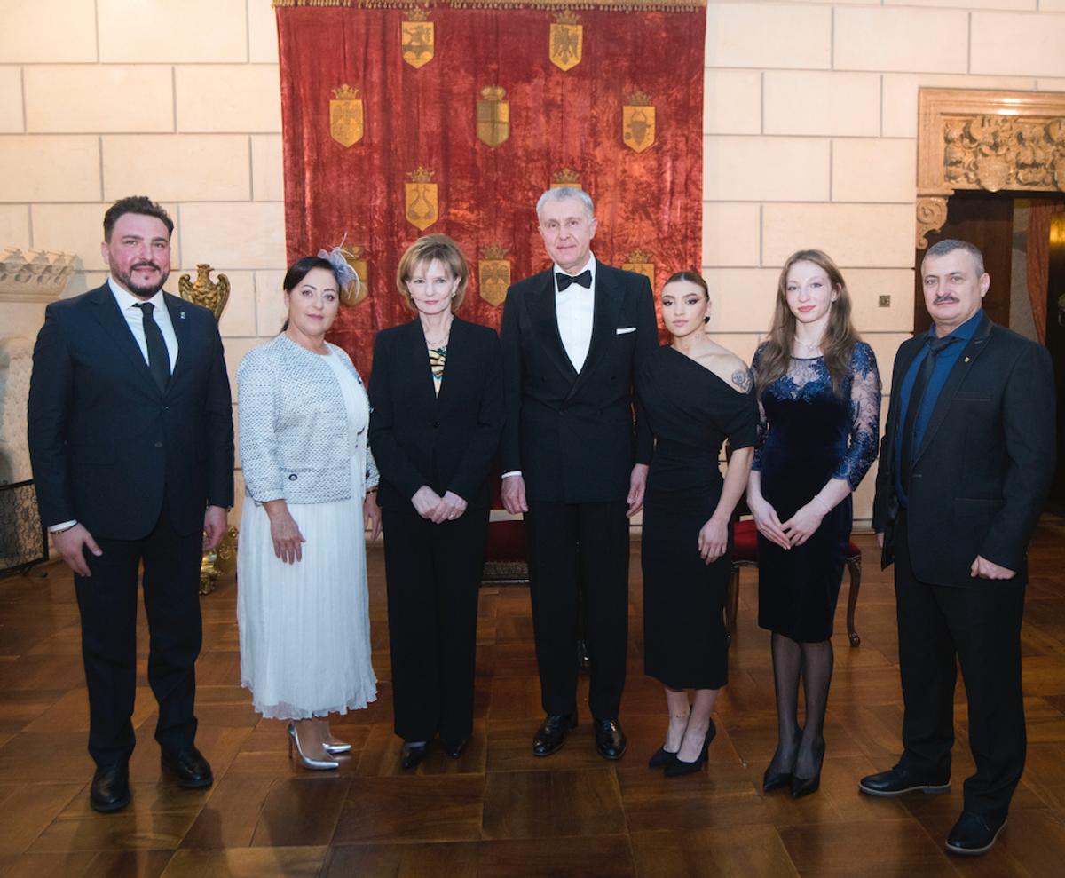 Campionii olimpici, invitați la o cină regală la Palatul Elisabeta: „Să ne bucurăm de singurul dar pe care noi îl putem face”