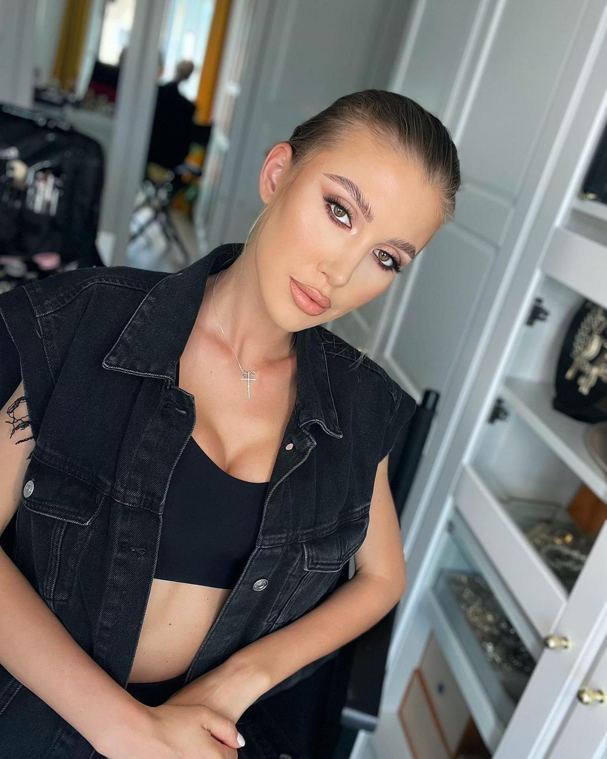 FOTO Un tabloid explică de ce filmulețul cu Ciprian Marica și amanta a fost făcut public abia după 8 luni » Femeia, prinsă din nou în ofsaid de soț