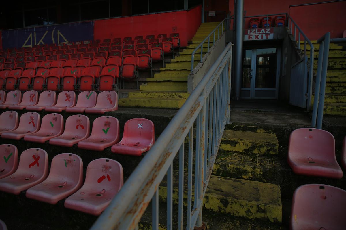 Oraș cenușiu, stadion în paragină » Cum arată Zenica, orașul care încă își revine după războiul de acum 30 de ani
