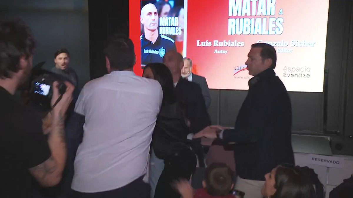 Luis Rubiales, atacat cu ouă