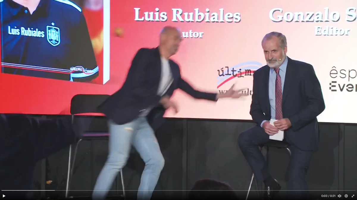 Luis Rubiales, atacat cu ouă