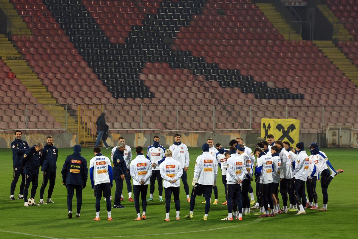 3 detalii de la antrenamentul României » Gestul lui Mircea Lucescu înainte de startul ședinței + cel mai curajos „tricolor”