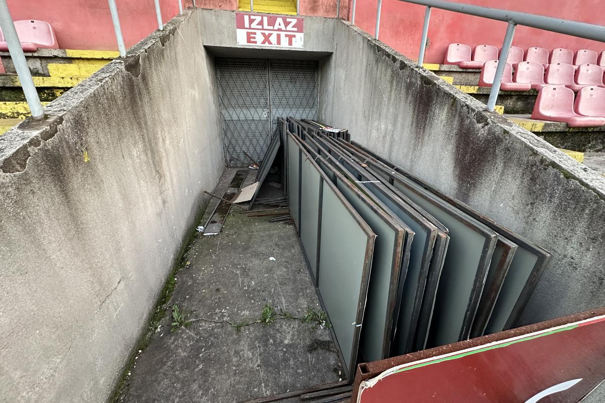 Oraș cenușiu, stadion în paragină » Cum arată Zenica, orașul care încă își revine după războiul de acum 30 de ani