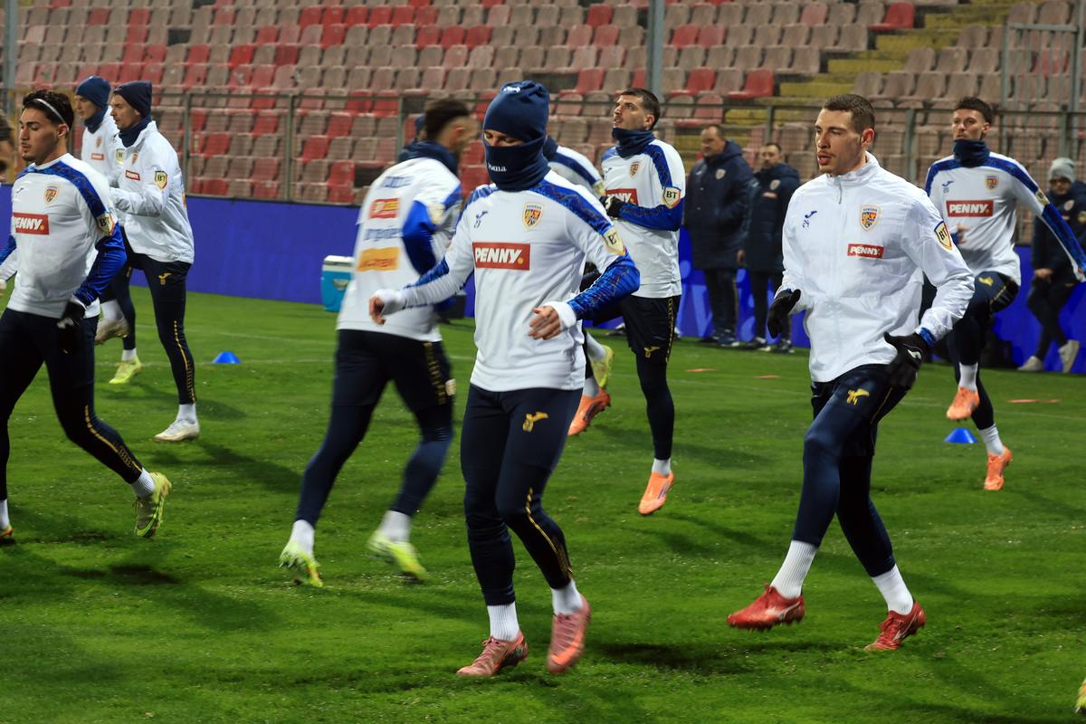 3 detalii de la antrenamentul României » Gestul lui Mircea Lucescu înainte de startul ședinței + cel mai curajos „tricolor”