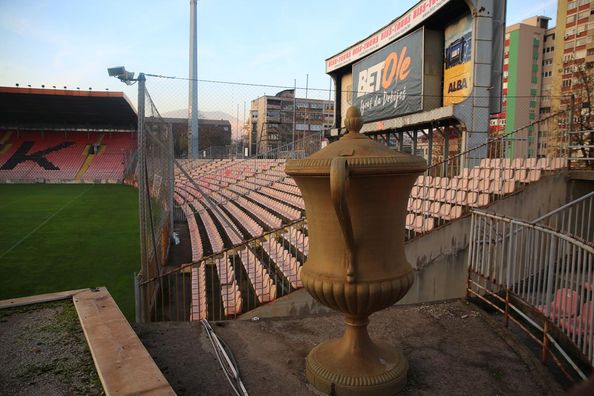 Oraș cenușiu, stadion în paragină » Cum arată Zenica, orașul care încă își revine după războiul de acum 30 de ani