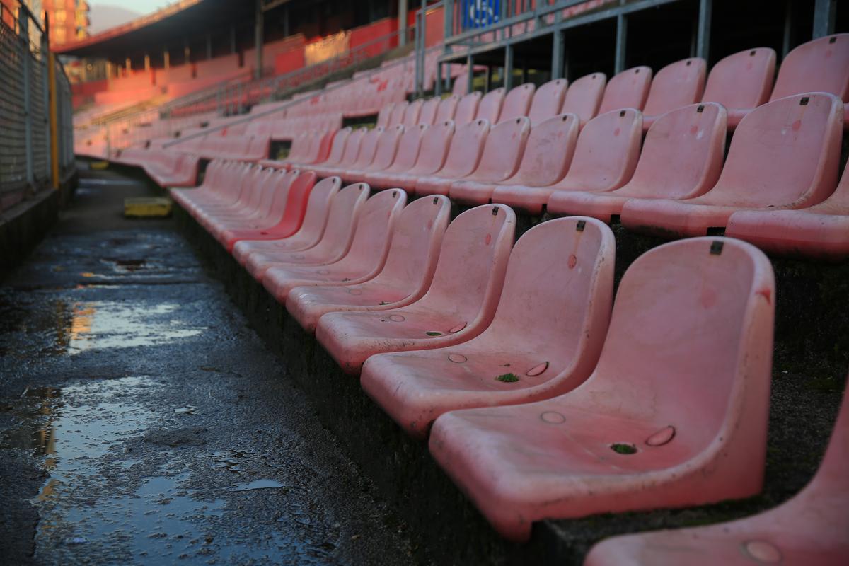 Oraș cenușiu, stadion în paragină » Cum arată Zenica, orașul care încă își revine după războiul de acum 30 de ani