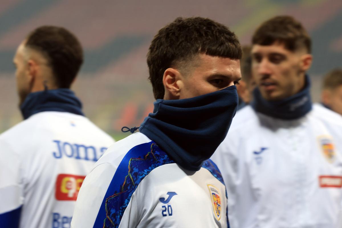 3 detalii de la antrenamentul României » Gestul lui Mircea Lucescu înainte de startul ședinței + cel mai curajos „tricolor”