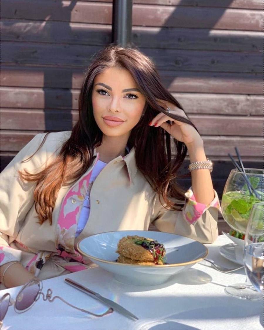 GALERIE FOTO CFR Cluj se bate la titlu și la iubite de fotbaliști! Consuelo și proaspăta nevastă a lui Golofca, în top!