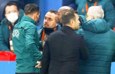 Porumboiu vine cu un nou scenariu în scandalul de rasism care-l are în centru pe Colțescu: „El era total absent! Șovre a aruncat treaba asta pentru că e orgolios și s-a răzbunat”