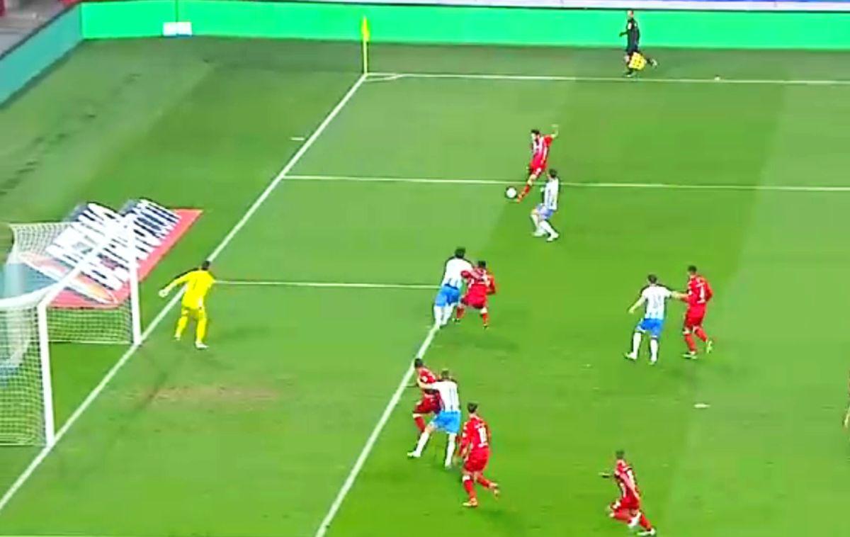 Haosul din arbitraj continuă, deşi Vassaras spunea că nu sunt probleme! Chivulete n-a văzut un penalty clar în CSU Craiova - UTA + Părerea specialistului