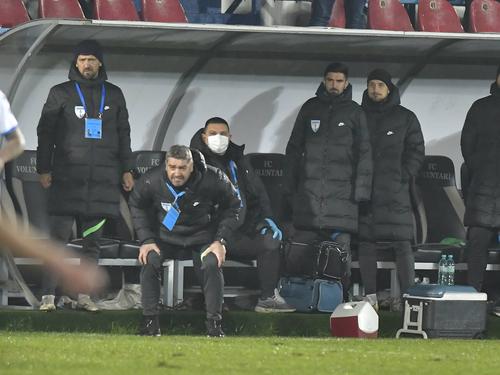 Academica Clinceni și FC Voluntari au remizat, scor 0-0, în derby-ul ilfovean al Ligii 1. Cei doi antrenori, Adrian Falub (50 de ani) și Liviu Ciobotariu (50 de ani) consideră rezultatul echitabil.