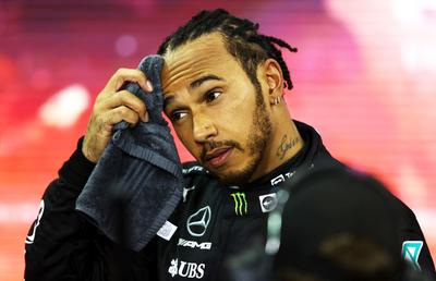 Acum a apărut înregistrarea! » Ce a transmis în cască Lewis Hamilton, imediat după ce a fost depășit de Verstappen. Mesajul n-a fost difuzat la TV