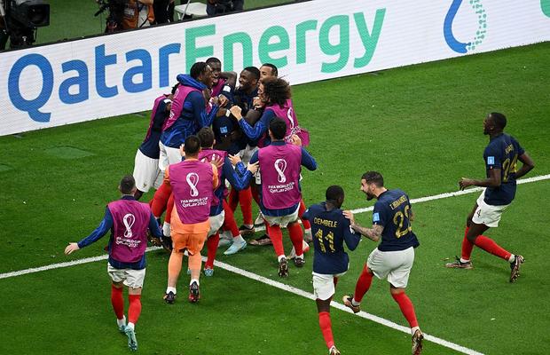 Au frânt inima Africii! Francezii vor înfrunta Argentina lui Messi în finala Mondialului, după ce au trecut cu emoții de Maroc