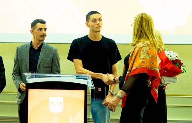 Dinamo și-a premiat sportivii de elită » Imagini spectaculoase de la gala finalului de an + ce au spus Lipă, Covaliu și Lupescu