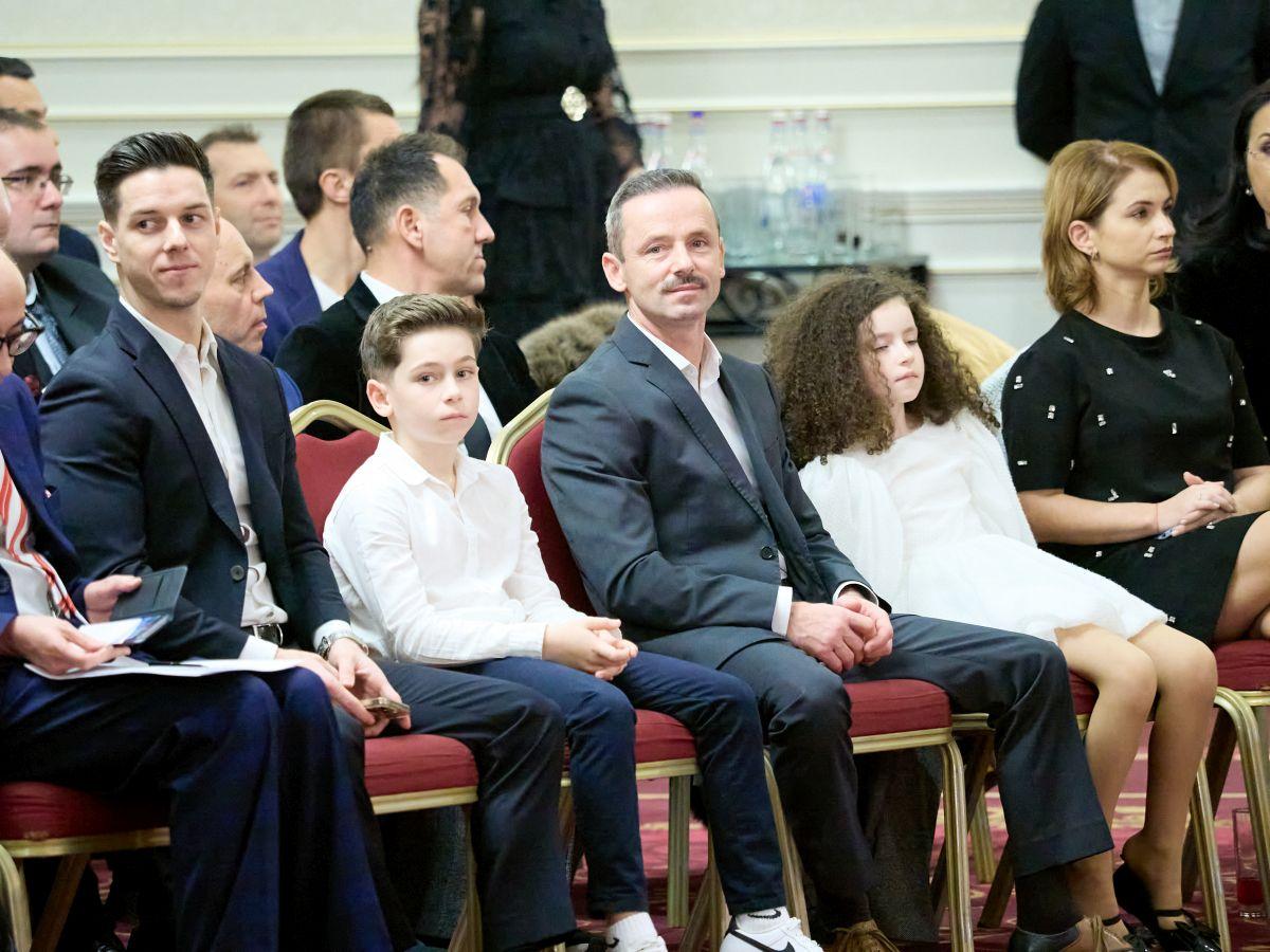 Dinamo și-a premiat sportivii de elită » Imagini spectaculoase de la gala finalului de an + ce au spus Lipă, Covaliu și Lupescu