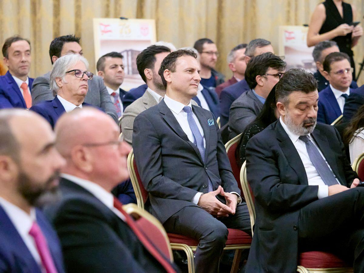 Dinamo și-a premiat sportivii de elită » Imagini spectaculoase de la gala finalului de an + ce au spus Lipă, Covaliu și Lupescu
