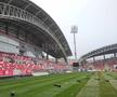 „Verde de Crăciun” » Se montează iarba pe șantierul din Superliga. Costuri totale: 2 milioane de euro