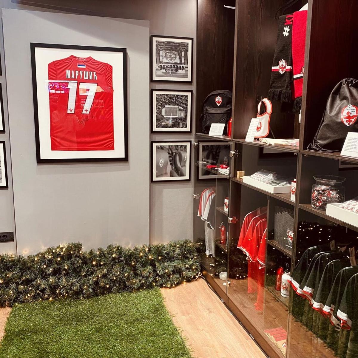 Mall la parter, stadion la etaj! Imagini senzaționale cu stadionul care poate găzdui meciuri din Liga Campionilor