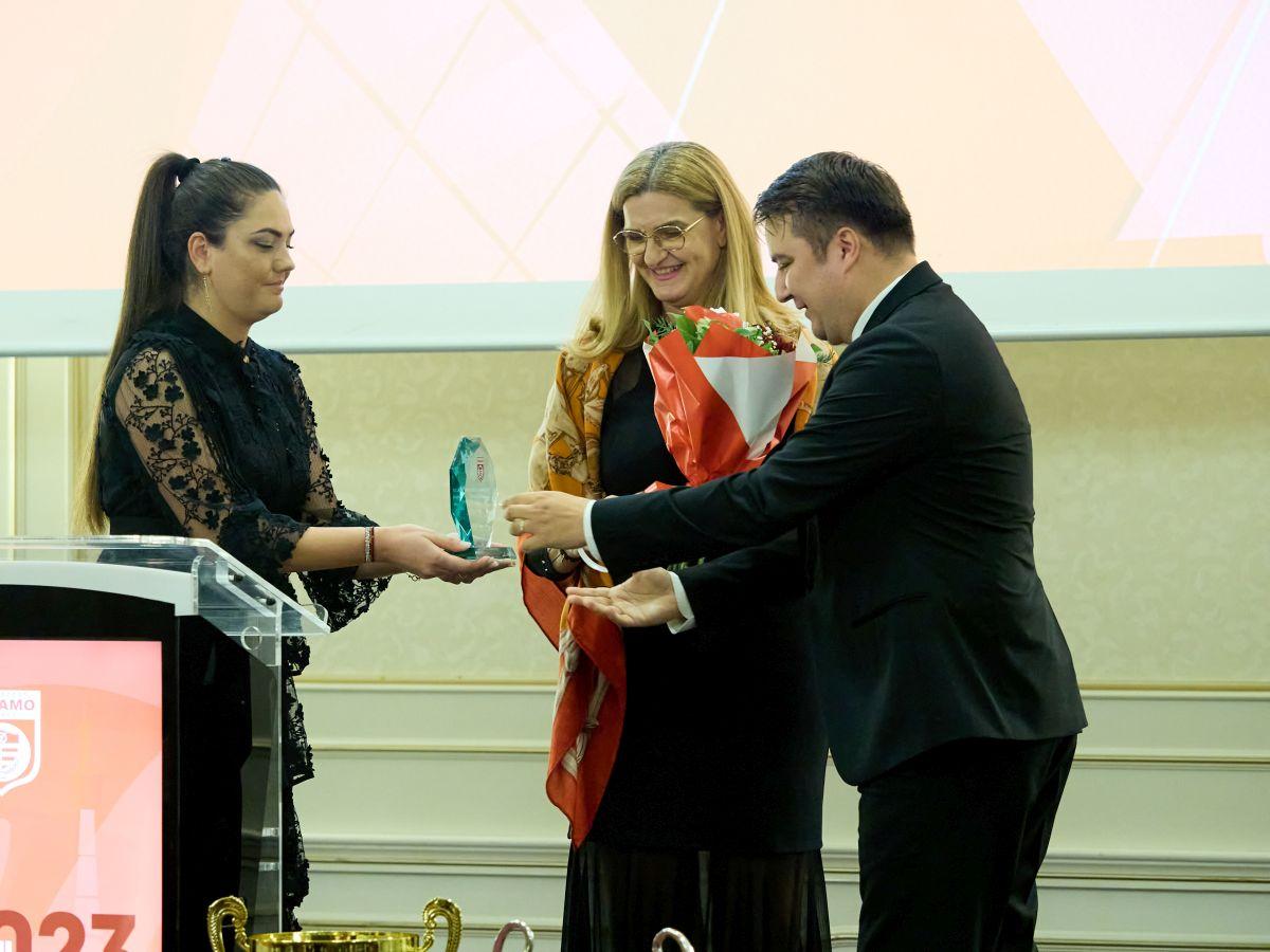 Dinamo și-a premiat sportivii de elită » Imagini spectaculoase de la gala finalului de an + ce au spus Lipă, Covaliu și Lupescu