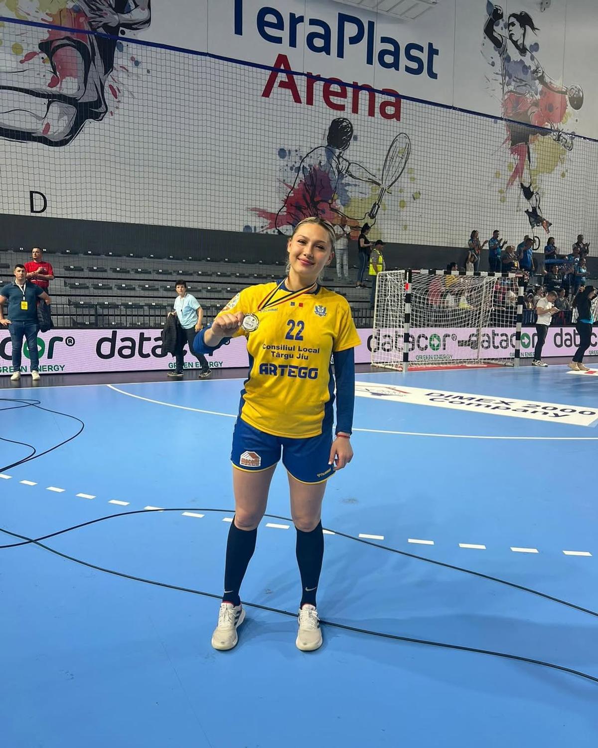 Mirabela Coteț, pivotul naționalei de handbal feminin a României