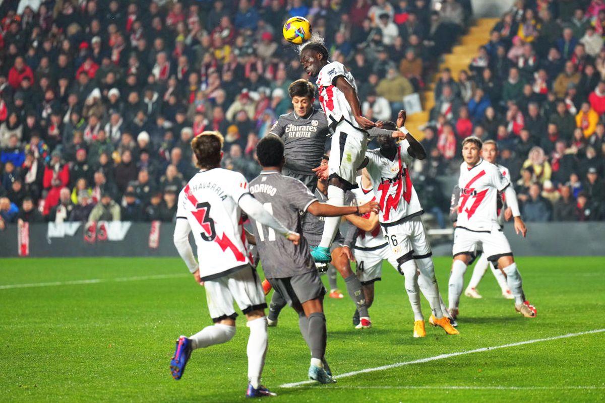 Andrei Rațiu, titular în Rayo Vallecano - Real Madrid