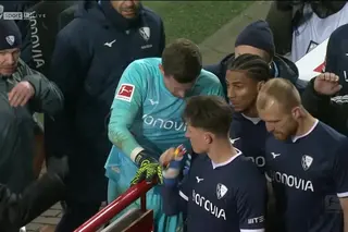 Meciul Union Berlin - Bochum, din Bundesliga, întrerupt timp de 20 de minute! Situație incredibilă la revenirea pe gazon