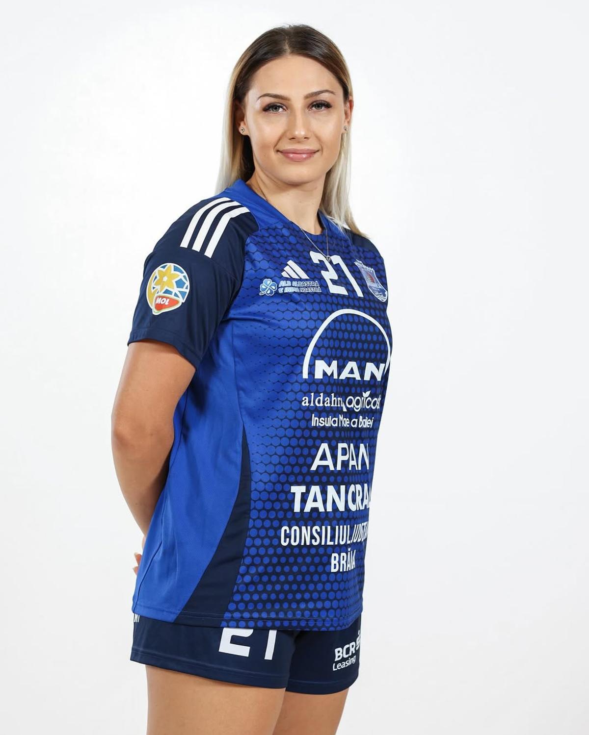 Poveste inedită! Cum s-a apucat de handbal pivotul României de la Euro 2024: „Nu știam să spun ce sport jucasem”