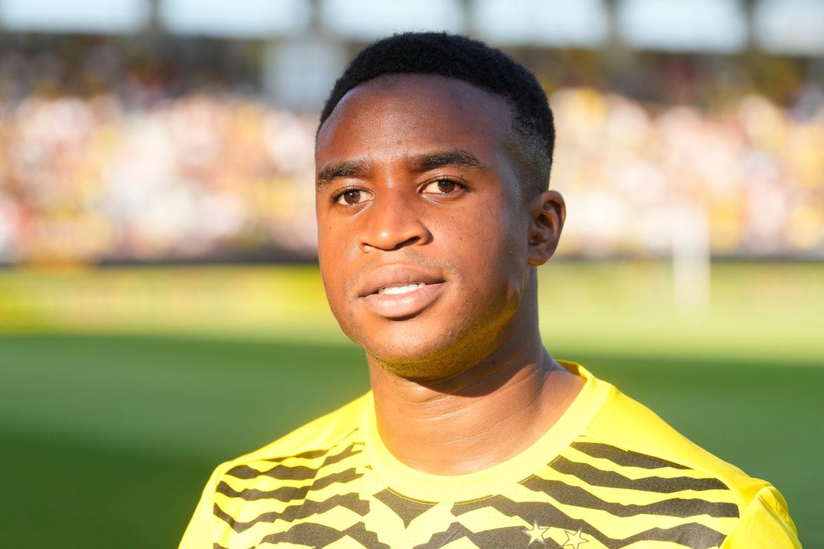 Presupusul tată al fotbalistului dezvăluie: „L-am întinerit în acte cu 4 ani”. Îl dă afară Borussia Dortmund?!