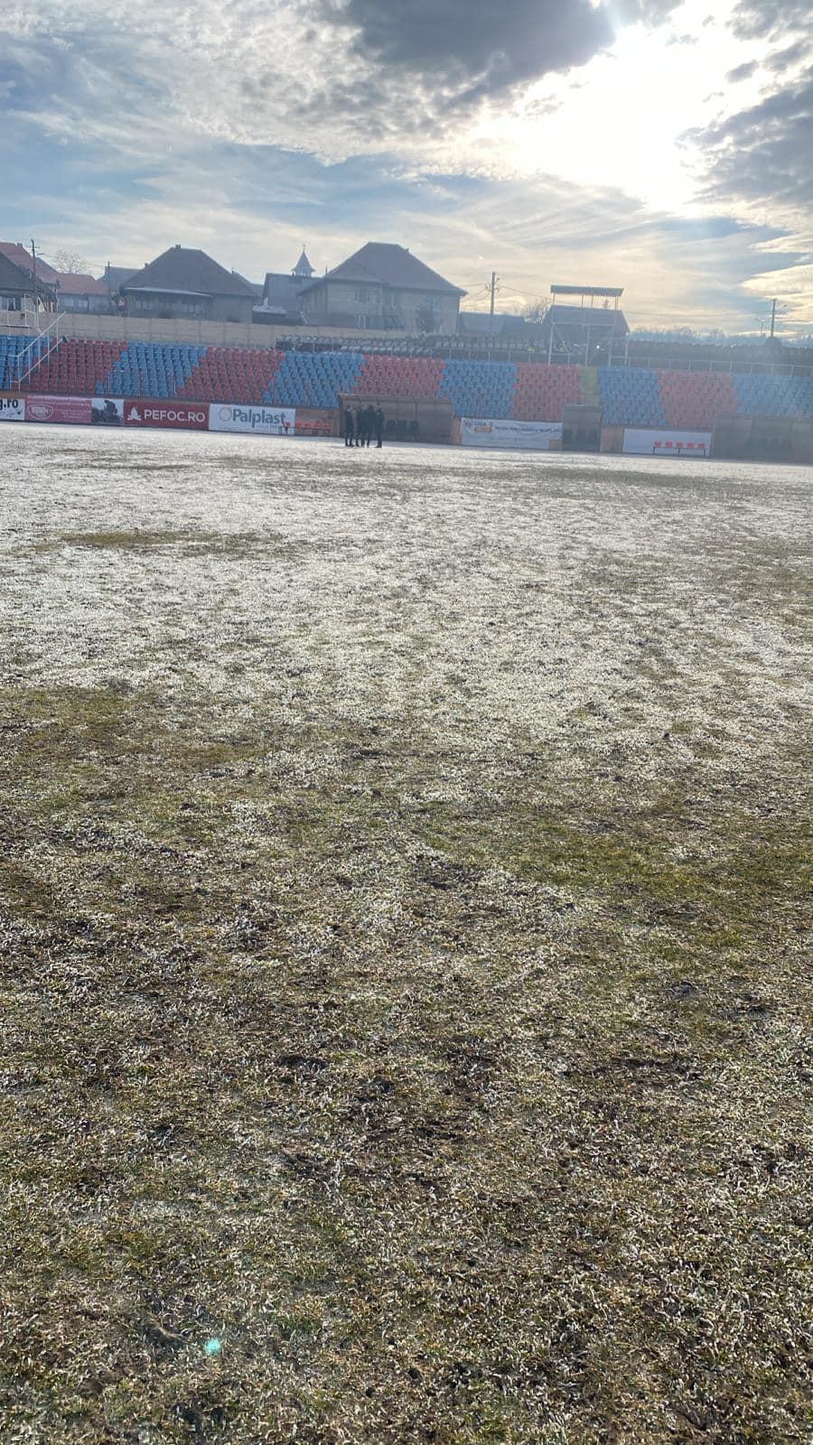 Foto de la stadion: de ce meciul din Liga 2 a fost oprit să înceapă la ora 11:00