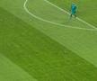 Scene rar văzute în timpul unui meci, la Dinamo - Metaloglobus » „Acum ai grijă ce faci cu el”