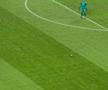 Scene rar văzute în timpul unui meci, la Dinamo - Metaloglobus » „Acum ai grijă ce faci cu el”