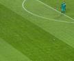 Scene rar văzute în timpul unui meci, la Dinamo - Metaloglobus » „Acum ai grijă ce faci cu el”