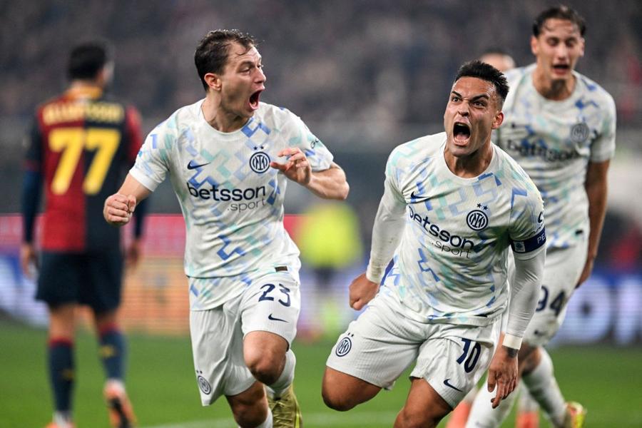 Iată unde locuiește Zlatan Ibrahimovic în Milano: penthouse de 5 milioane de euro la etajul 34, piscină interioară, mobilier de la designeri faimoși + Ce cartier de lux a ales Cristi Chivu