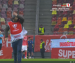 Porumbel rănit pe gazon în Dinamo - Metaloglobus
