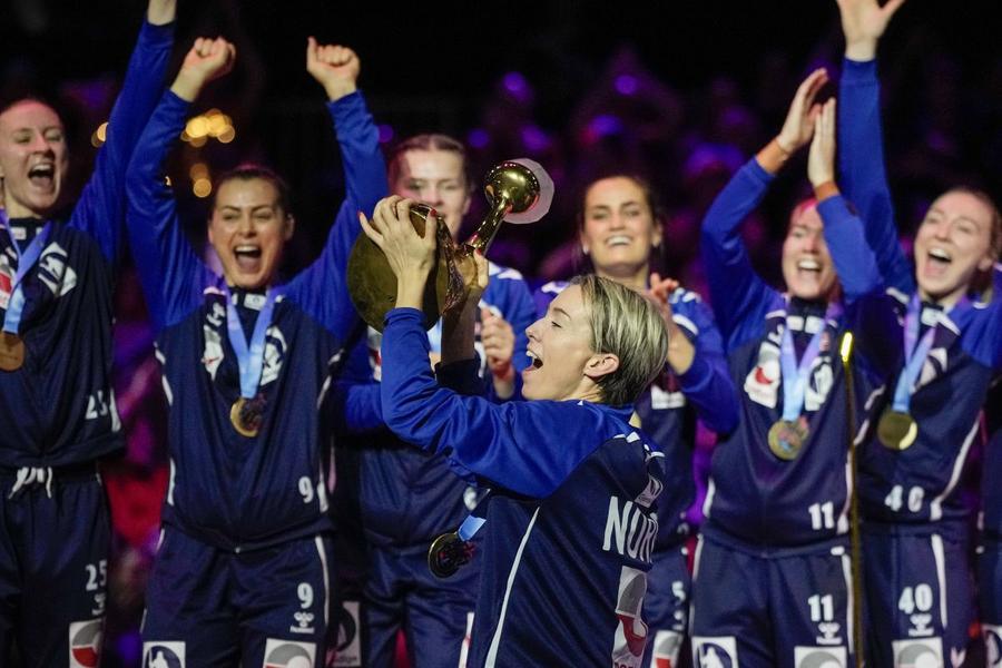 Două românce sunt în top, după Campionatul Mondial de handbal feminin