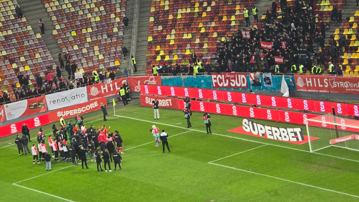 Ce s-a întâmplat pe gazon, imediat după Dinamo - Metaloglobus 4-0 » „Credem în tine”