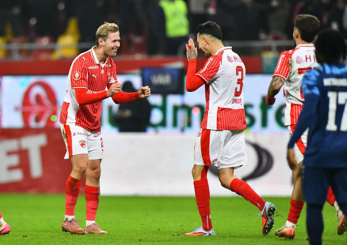 DINAMO-globus: „câinii” au halit nou-promovata și continuă invincibili asaltul la locul 1! VIDEO cu faza meciului
