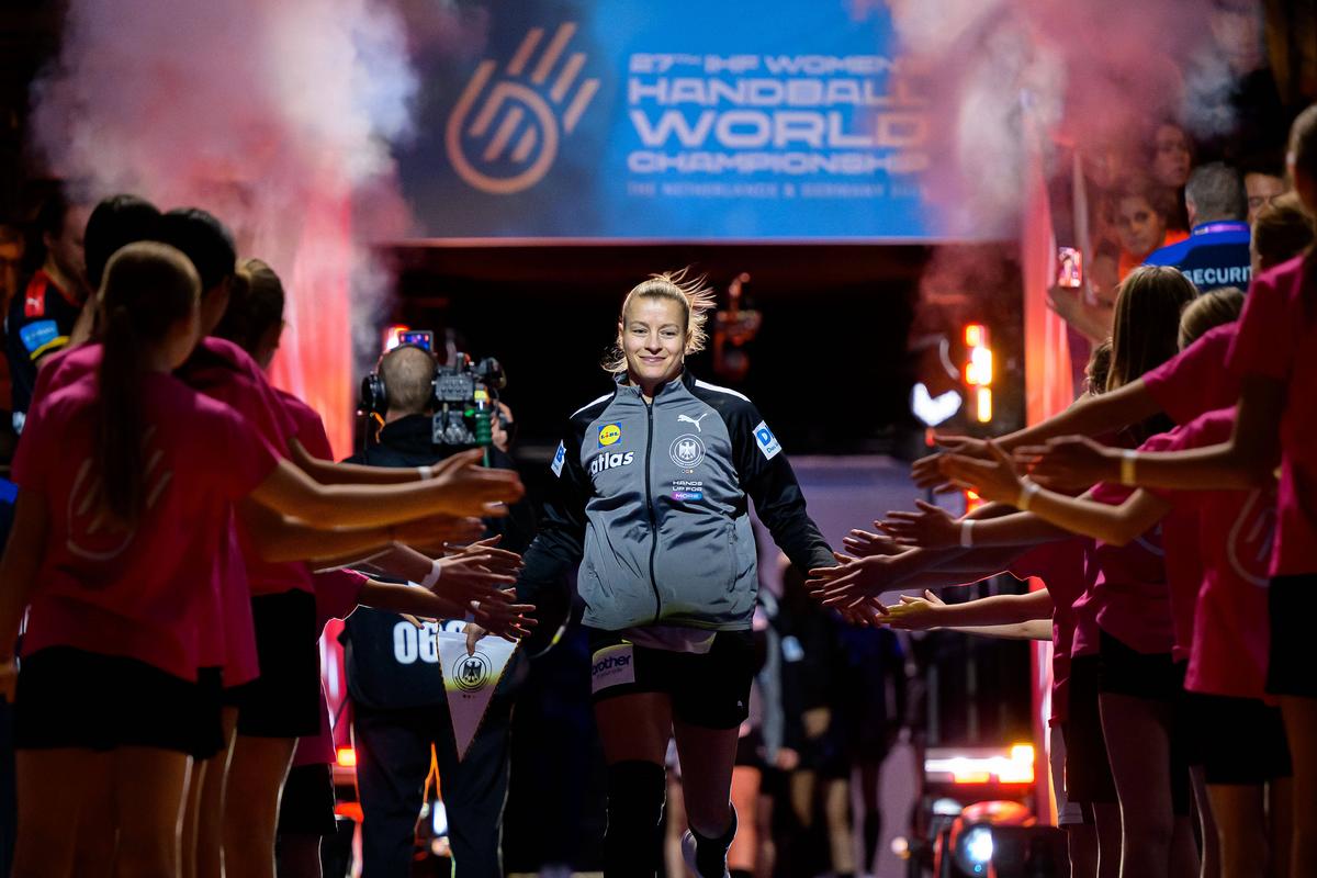 Povestea fabuloasă a căpitanului care a dus Germania în finala Mondialului de handbal » Demonstrează că nimic nu e imposibil: 37 de ani, job în poliție și start diferit de carieră