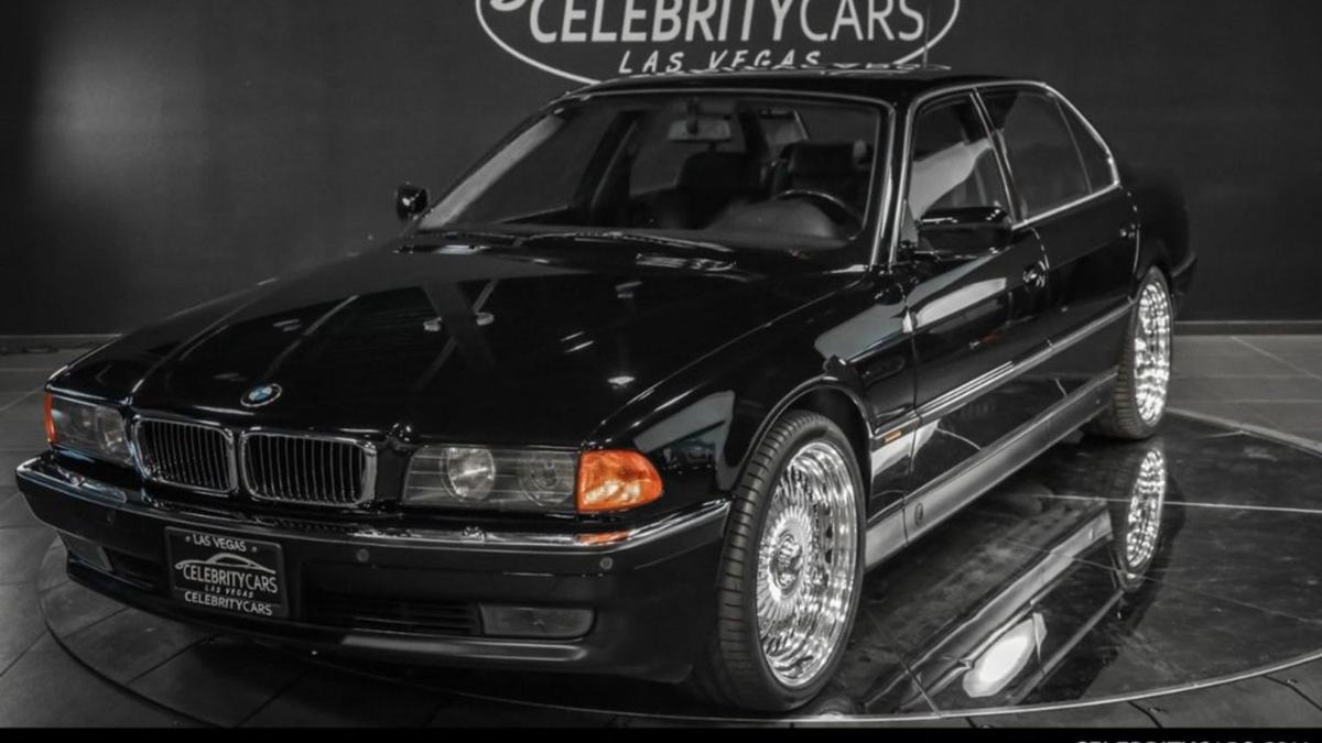 BMW-ul în care a fost împușcat Tupac Shakur a fost scos la vânzare în Las Vegas! Suma GIGANTICĂ cerută