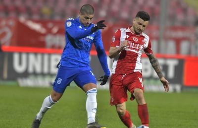 Fotbalistul din Liga 1 care și-a „botezat” picioarele cu numele tatălui și al mamei ca să scape de accidentări