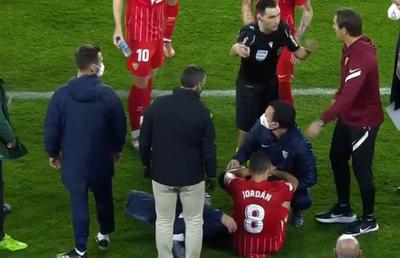 Scandalul continuă la Betis - Sevilla » Antrenorul, acuzat că i-a cerut jucătorului să simuleze că îi este rău!