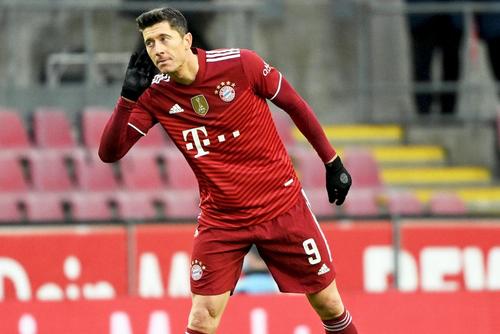 Robert Lewandowski, în Koln - Bayern Munchen // foto: Imago Images