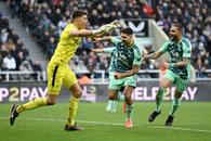 Fază incredibilă în Premier League » S-a făcut de râs la executarea penalty-ului inventat și arbitrul i-a anulat golul!