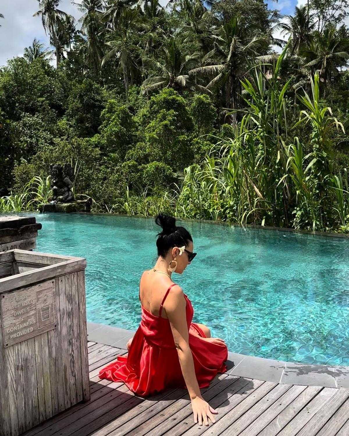 Corina Caragea, vacanță exotică în Bali » Fotografii spectaculoase la plajă