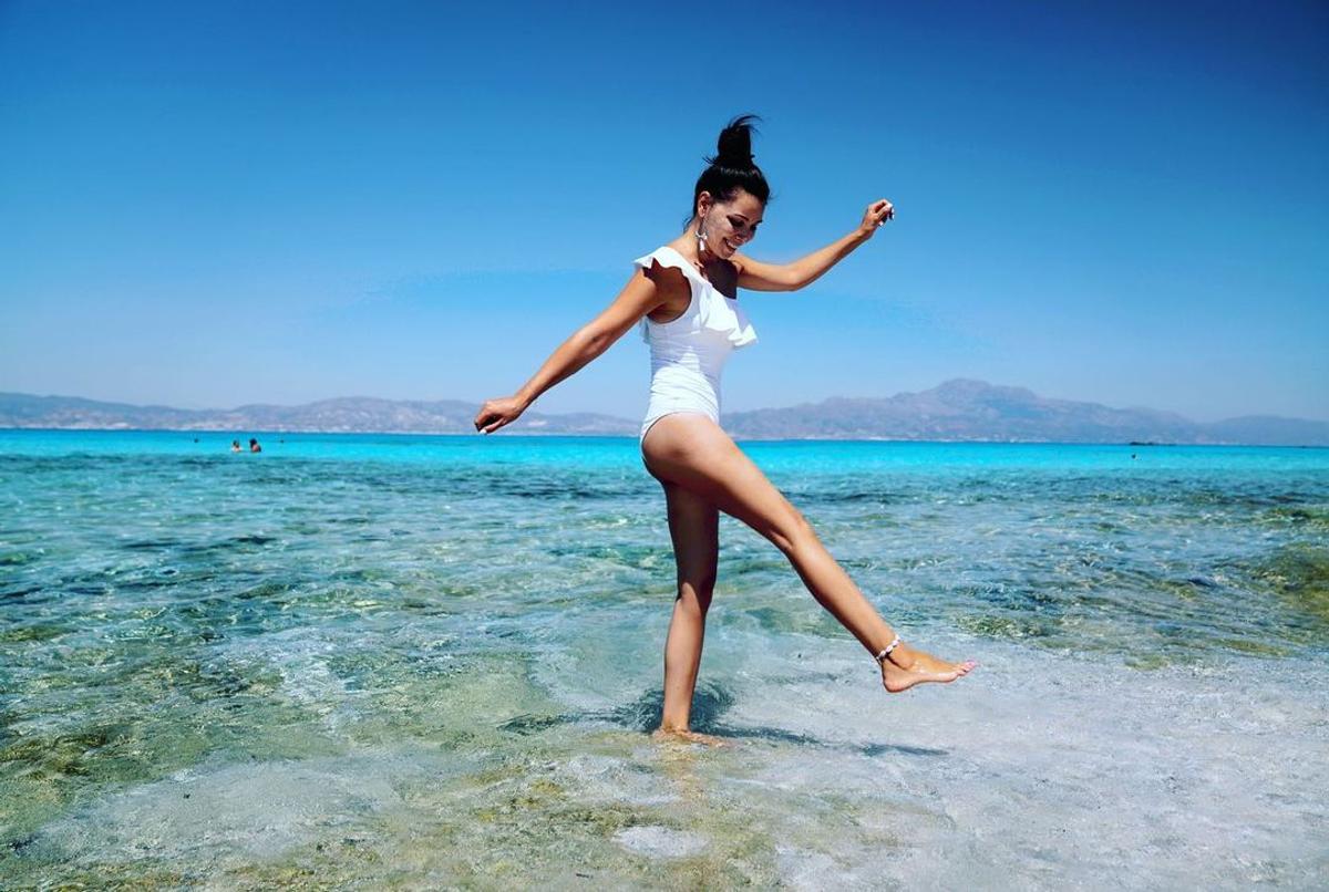 Corina Caragea, vacanță exotică în Bali » Fotografii spectaculoase la plajă