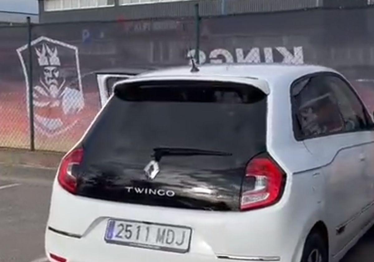 Gerard Pique și-a luat Renault Twingo, în ciuda fostei soții Shakira: cum arată bolidul