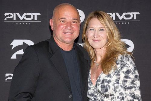 Andre Agassi și Steffi Graf vin în România