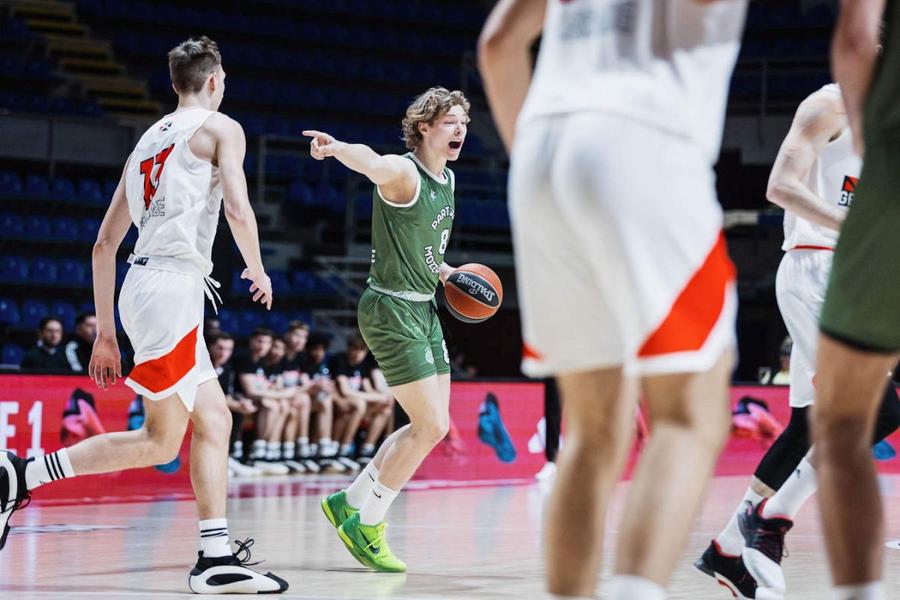 Luca Illeș/Foto: euroleague.net Luca Illeș, fostul junior al lui Partizan Belgrad, revine în România! El a semnat cu U-BT Cluj-Napoca
